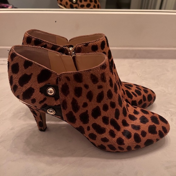 Vince Camino leopard bootie heels, size 10 - Picture 2 of 4